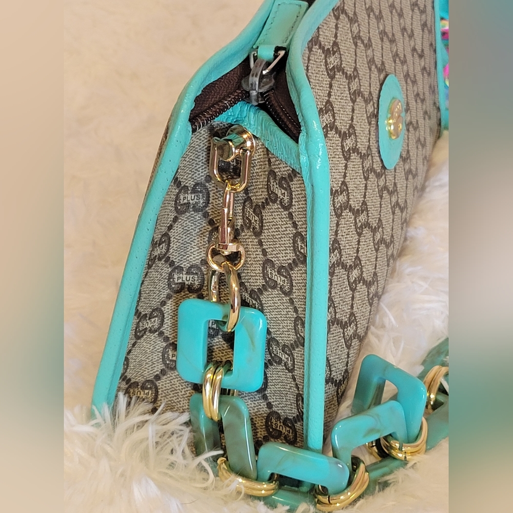 Gucci Beige and Teal Shoulder Bag - Picture 5 of 17